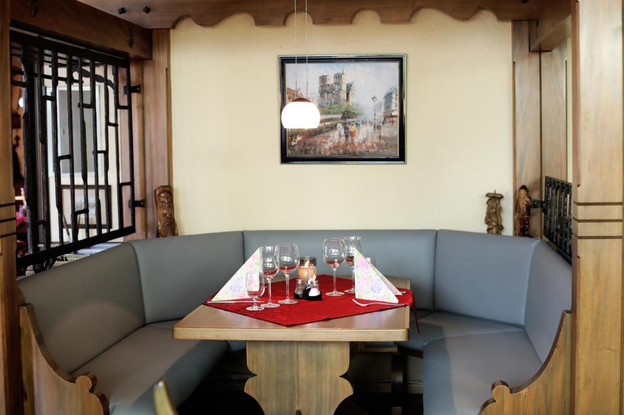 Münstertal Hotel Restaurant Adler Stube מראה חיצוני תמונה