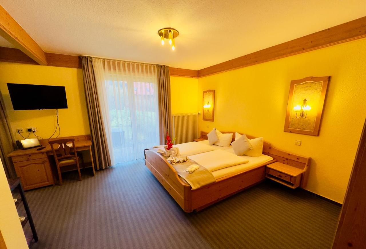 Münstertal Hotel Restaurant Adler Stube מראה חיצוני תמונה